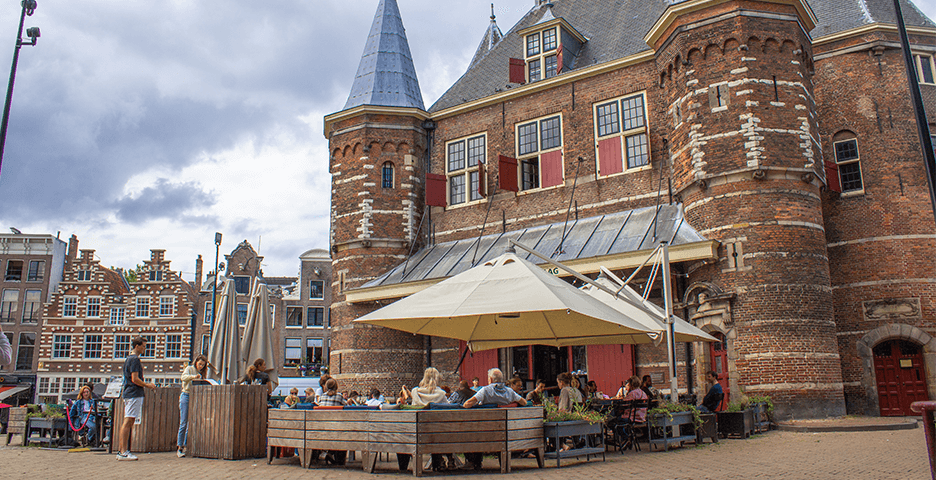restaurant op de nieuwmarkt in amsterdam