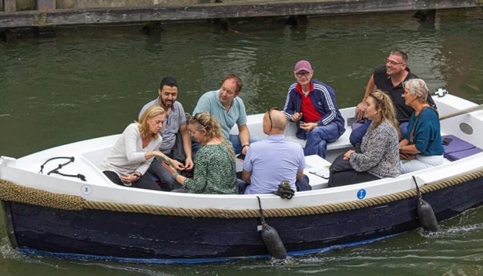 Sloepenrally spel op grachten Amsterdam